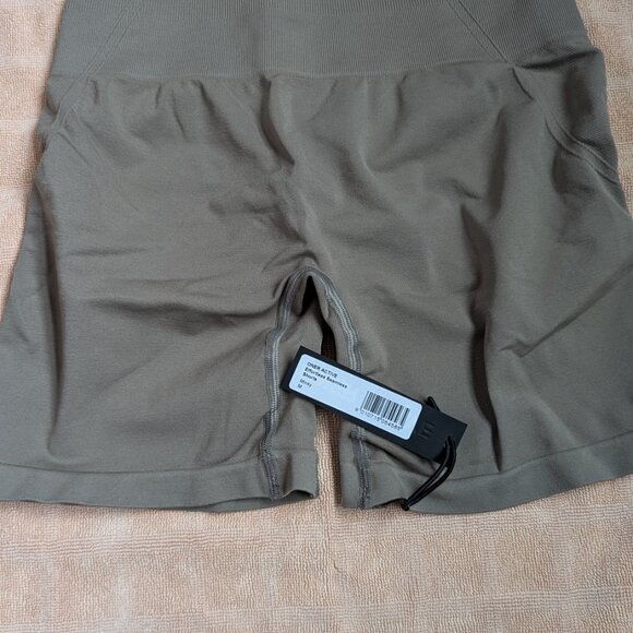 Effortless Seamless Shorts - Picture 7 of 10